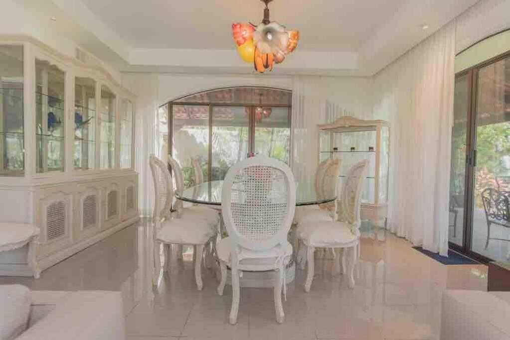 Elegant Lagoon Front Villa By Casa Paraiso Cancun Exterior photo